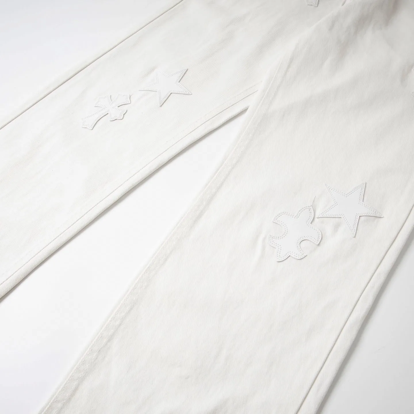P260 💰 (Top version) Chrome Hearts/Chrome Hearts Classic white star cow series colored leather cross washed color fabric unisex denim trousers Vibe style straight stacked god-level version Carbon fine bias denim color cloth Old vintage full set of hardware - Chrome Hearts white cow series The high version uses high-ounce custom fabrics, fermentation washing and soft color fixation, soft and thick to wear, the details are all made by hand-polished craftsmanship, all-over printed jacquard fabric Unique design style. Through multiple processes to create a full retro feel. Unique niche non-contrast shirt. Customized distressed spray-painted buttons. Craftsmanship in every detail. Color: white stars. Size: 28-30-32-34 (corresponding to S-M-L-XL)